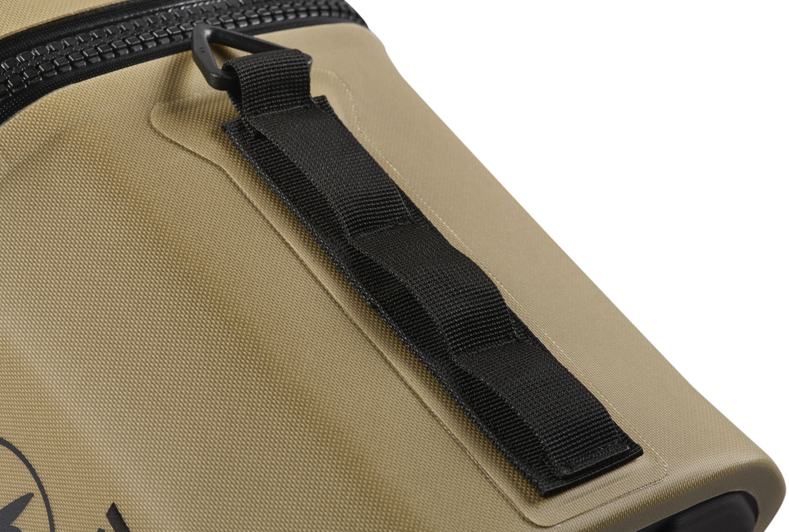 SP26_PEL_Cooler_Dayventure_Cube_SOFT CCUBE COYOTE_Coyote_Onwhite_Macro_Loops 2